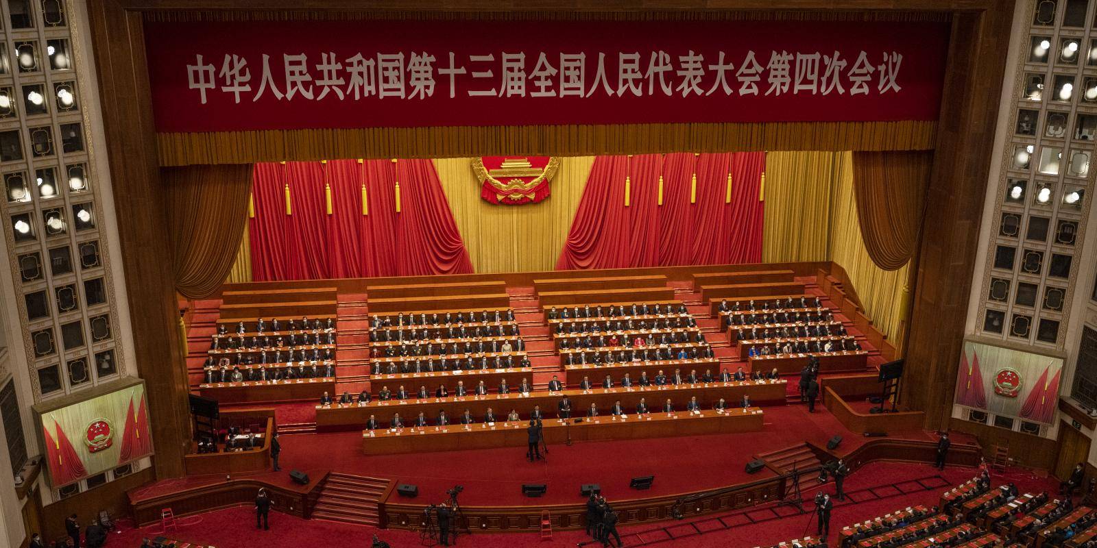 Wide image of China's leaders in the Great Hall.