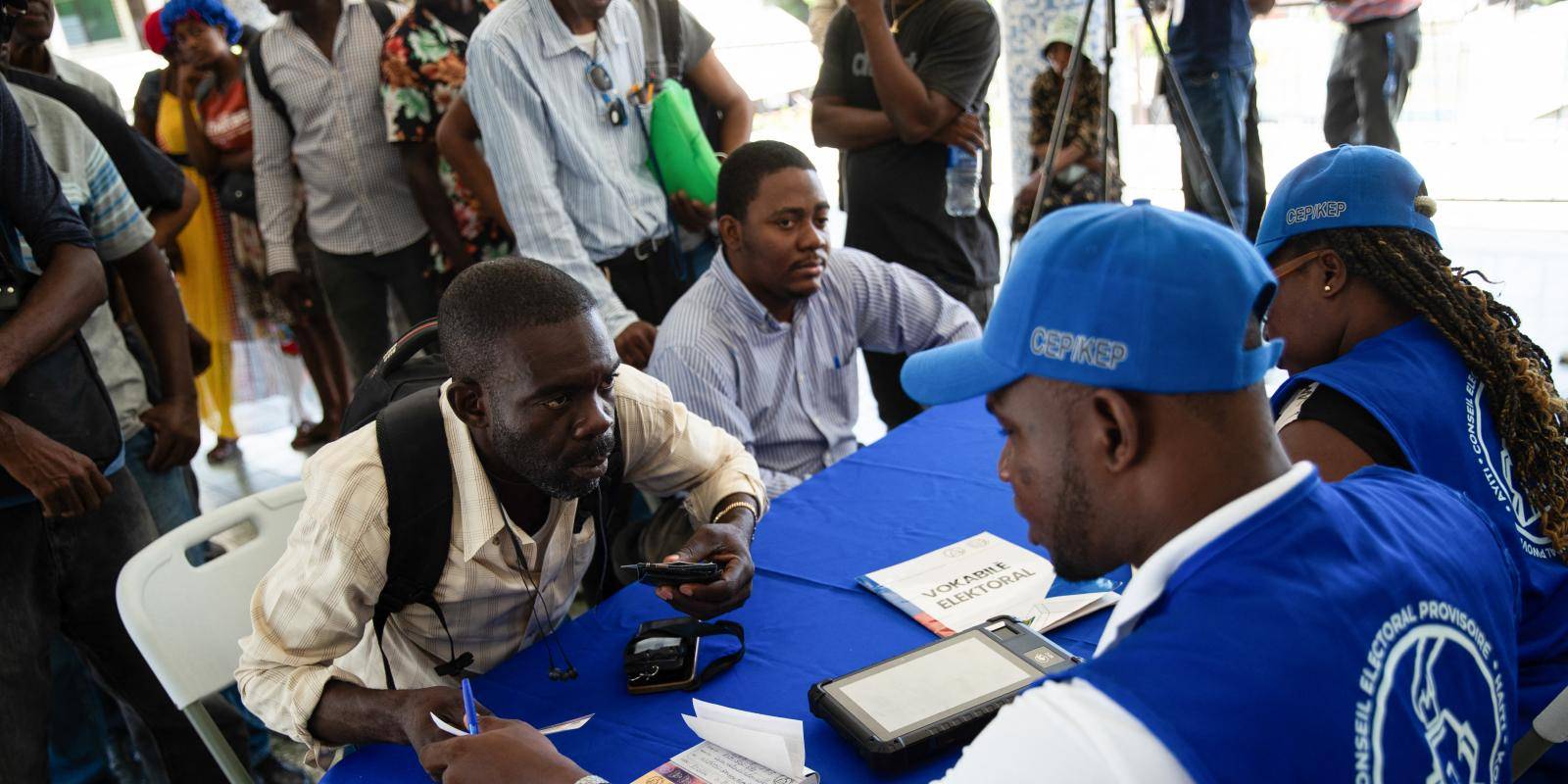 Photo of Haitians registering to vote in Port-au-Prince, 31 July 2026. 