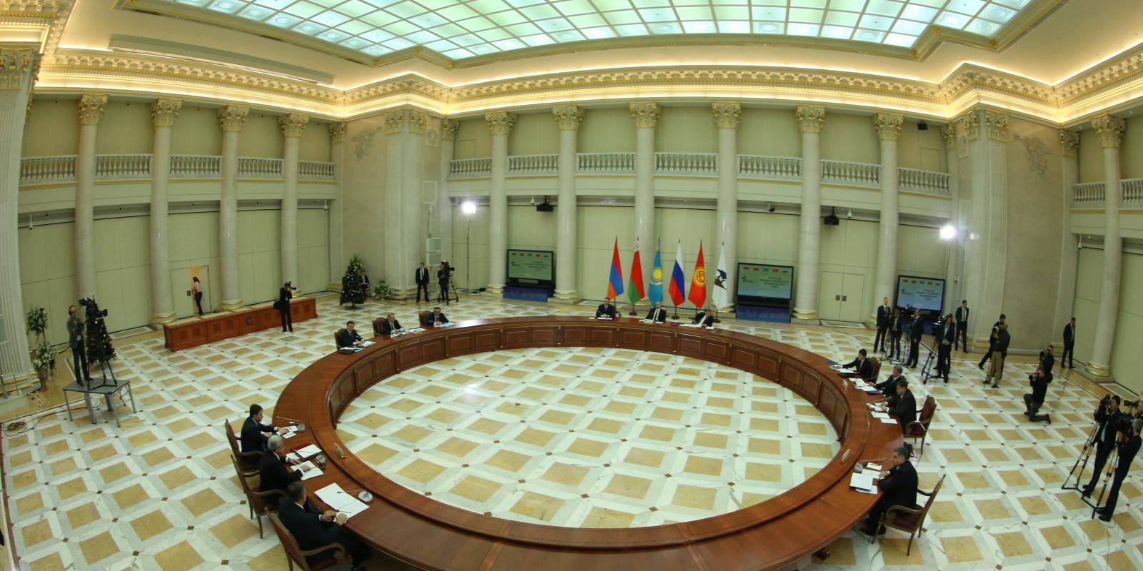 Attendees at the Eurasian Economic Union Summit in Saint Petersburg, Russia, on 26 December 2016.