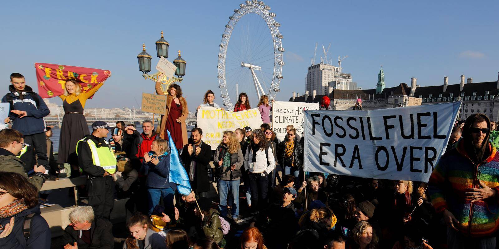 A pro-environment protest, organized by Extinction Rebellion, takes place in central London on 17 November 2018. Photo: Copyright © Tolga Akmen/Getty