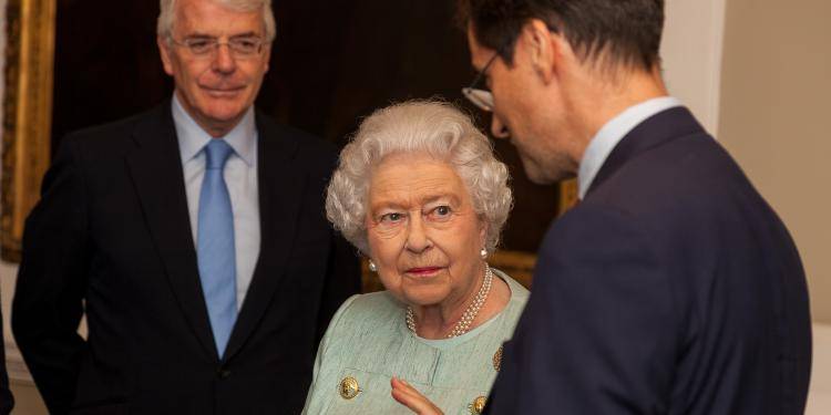 Robin Niblett with the Queen, Patron of Chatham House, and Sir John Major