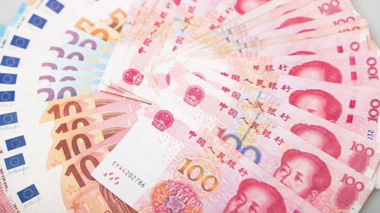 Euro and yuan notes