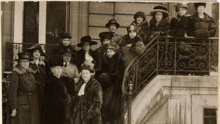 Women suffragists posing for a photo in 1919