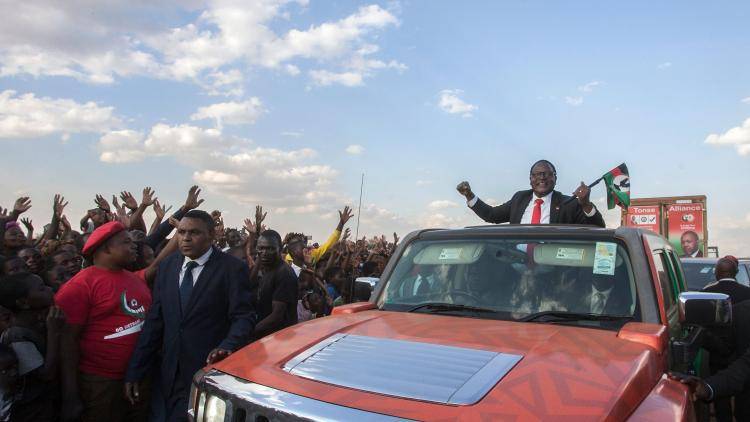 President Lazarus Chakwera of Malawi, seen here campaigning in the presidential elections of June 2020, has fallen out with other leaders of the Tonse Alliance and is now struggling to defend his administration against charges of corruption 