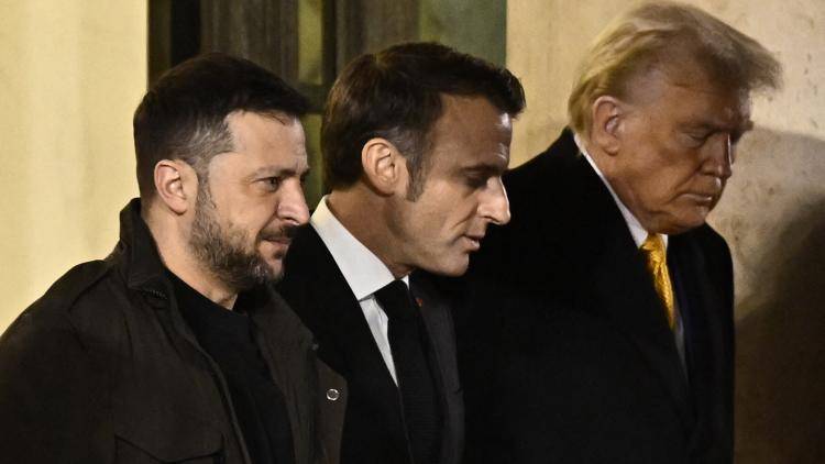 Zelenskyy, Emmanuel Macron and Trump at Notre Dame Cathedra, Paris, 7 December 2024