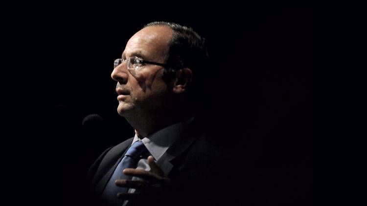 François Hollande delivering a speech on the campaign trail. Photo: Jeff Pachoud/AFP/Getty Images