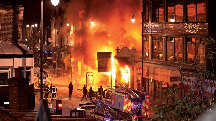 London in flames. Photo: Matthew Lloyd/Getty Images