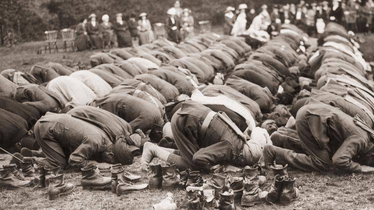 Indian troops serving with the British Army pray during the Muslim festival of Eid al-Adha in 1916. Photo: FPG/Hulton Archive/Getty Images