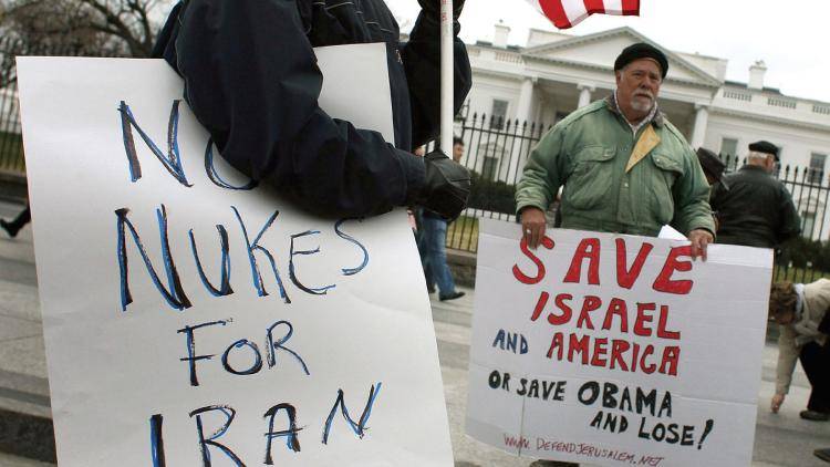 Protesters against Iran's nuclear programme demonstrate outside the White House. Photo:Mark Wilson/Getty Images