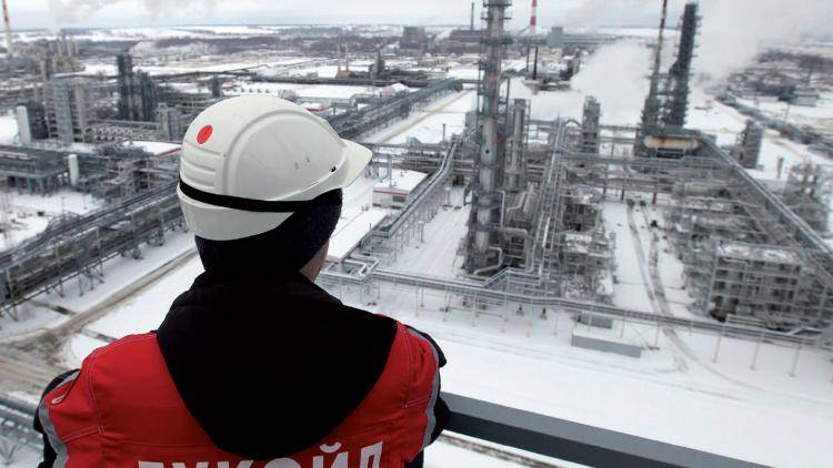 Lukoil's Nizhny Novgorod refinery is the world's largest. Photo: Andrey Rudakov/Bloomberg via Getty Images
