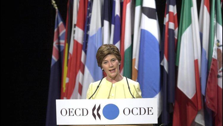 Laura Bush at the Conference And Exhibition Center of La Defense in Paris