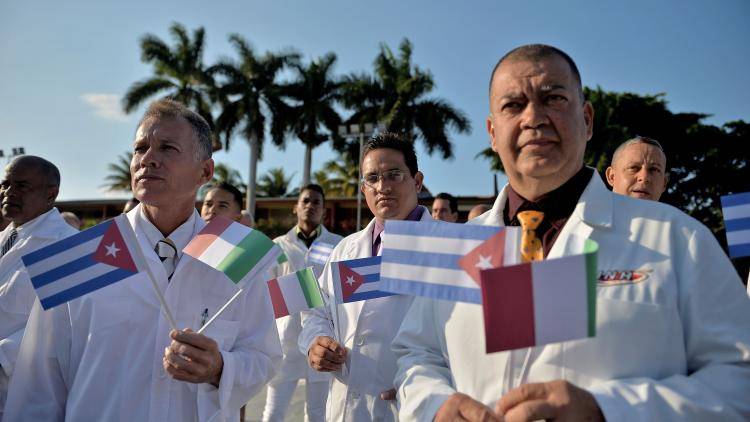 Doctors and nurses leaving Cuba for Italy