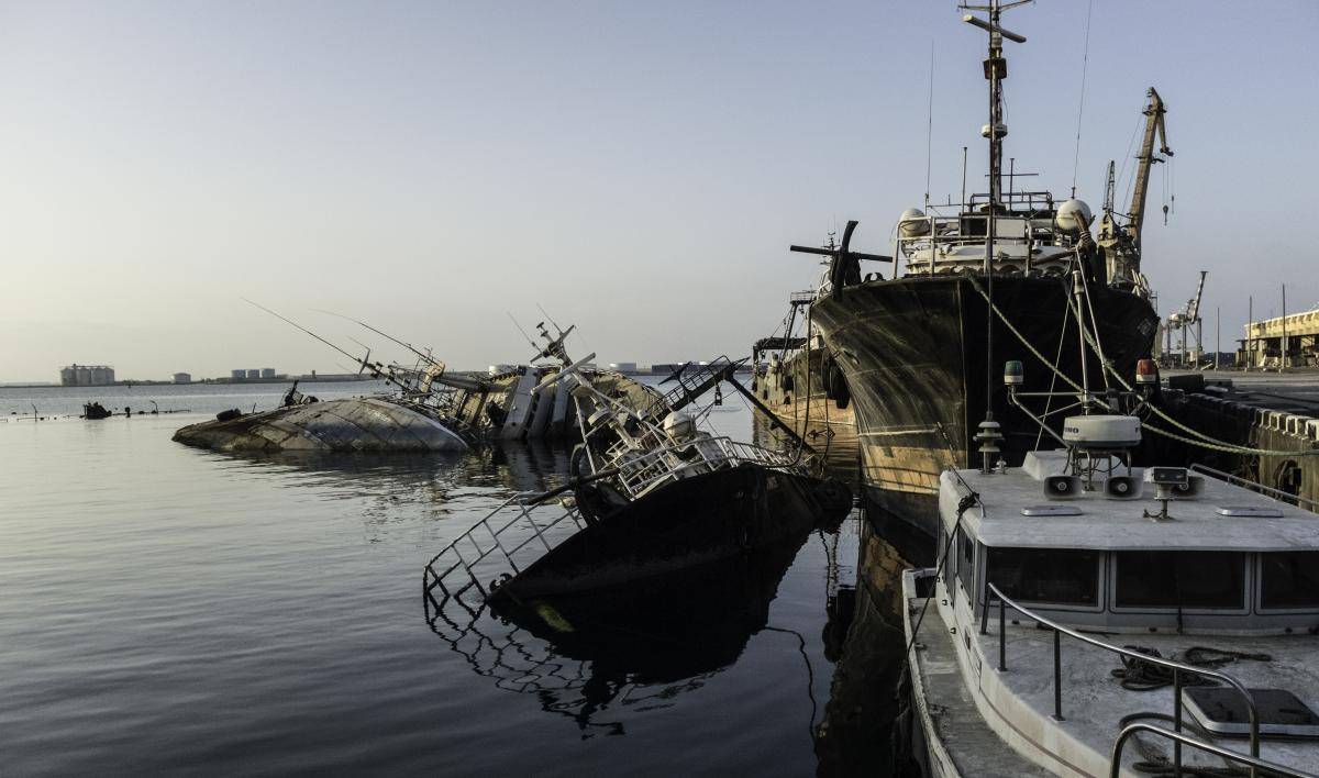 Ships destroyed during fighting for Aden in 2015, Mualla Port, Aden, February 2016.
Copyright © Peter Salisbury