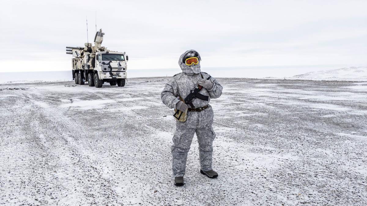 A soldier on patrol at the Russian military base on Kotelny Island, beyond the Arctic Circle, on 3 April 2019. Photo: Getty Images