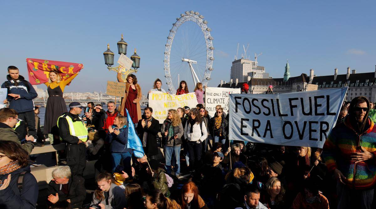 A pro-environment protest, organized by Extinction Rebellion, takes place in central London on 17 November 2018. Photo: Copyright © Tolga Akmen/Getty