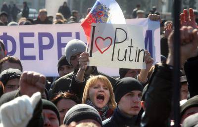 A pro-Russian demonstrator shouts slogans during a rally in the eastern Ukrainian city of Donetsk on 8 March 2014. Photo: Getty Images.