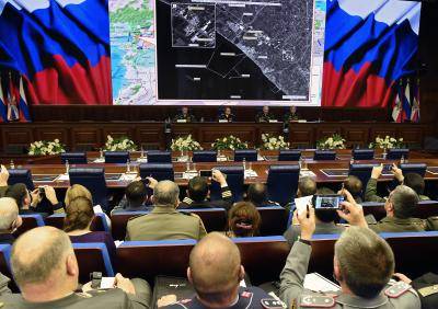 Russia's top military officials hold a press conference on Syria at the National Defence Control Centre of the Russian Federation in Moscow on 2 December 2015. Photo: Getty Images.