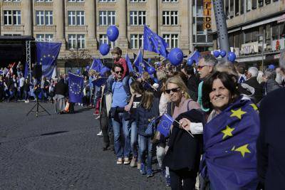 March in support of the EU in Frankfurt on 26 March. Photo via Getty Images.