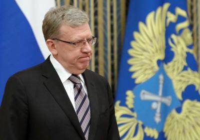 Alexei Kudrin meets with other Russian Accounts Chamber officials in May. Photo via Getty Images.
