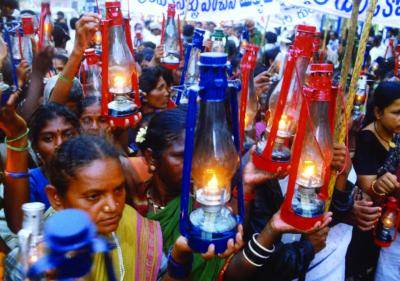 Indian women protesting ag</body></html>