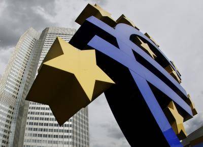 The Euro Sculpture in front of the European </body></html>